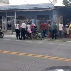 La mujer recibió al menos ocho disparos.