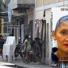 La mañana de ayer en la casa donde se registró el doble asesinado realizaban los arreglos para velar a Joconda Hinostroza. El otro fallecido es Diego Elizalde.