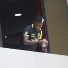 Gabriel Cortez aprovechó un pequeño descanso del calentamiento para refrescarse