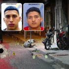 Uno de los jóvenes falleció en el lugar; los otros dos, en un hospital. Agentes llegaron al lugar del hecho.