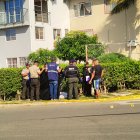Miembros de la Policía Nacional acudieron a la escena del crimen.