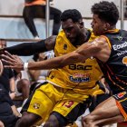 Barcelona se encuentra arriba en el marcador (2-1) frente a Orange (d).