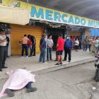 El asesinato ocurrió en la entrada del mercado municipal de Arenillas.
