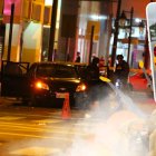 Agentes de la Unidad de Antiexplosivos llegaron al lugar para verificar la alerta. Este es el vehículo utilizado para el atentado en el centro porteño.