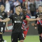 Liga y El Nacional empataron en el Rodrigo Paz.