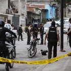 Policías retuvieron una moto usada en el robo.