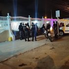 Familiares de la víctima esperan que la policía encuentre a los culpables del asesinato de su allegado.