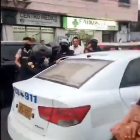 El momento, registrado en video, de la detención de los sospechosos.