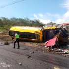 El tanquero implicado en el accidente, en la vía Piñas-Portovelo.
