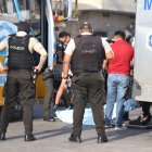 Medicina Legal se llevó el cadáver del hombre baleado en Mapasingue Oeste.