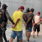 os detenidos por extorsión permanecerán con prisión preventiva durante la investigación.