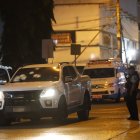 En el carro quedaron las marcas de las balas.