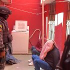 En el sur de Quito fueron detenidos cuatro sospechosos relacionados con los atentados en Quito.