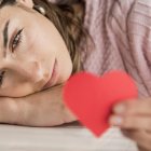 La música brinda apoyo emocional.