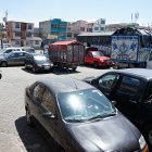 Dentro de este lugar fueron arrojadas las dos botellas que se reventaron, pero que no causaron daños.