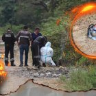 Cuando llegaron los policías el cadáver aún emanaba humo. Junto al cuerpo se halló Un envase de desengrasante.