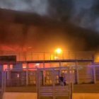Videos del incendio dejaron en constancia la magnitud de las llamaradas en el estadio Erasmo Iacovone.