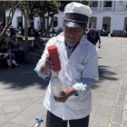 Tradición. Comerciantes alistan sus negocios para recibir a turistas nacionales y extranjeros.