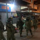 La presencia militar en el casco comercial se ha intensificado.