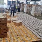 En total se decomisaron un total de 504 bloques de coca, tipo ladrillo