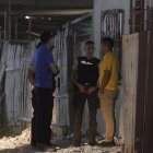 Policías llegaron a la casa para investigar este caso, que alarmó a quienes viven cerca.