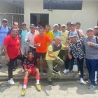 Wilson Montoya (centro), un crack de Naranjal rodeado de figuras del fútbol.
El torneo sub-50 lleva su nombre.