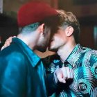 Bad Bunny y Gael García Bernal se besan en la película Cassandro