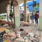 Propietarios de locales cuantifican daños. Se indaga el origen del desastre, que puso a los vecinos del centro del cantón ‘con los pelos de punta’.