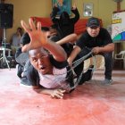 Con la obra de teatro Rompiendo Cadenas integrantes de la Misión Vida Internacional buscan salvar a jóvenes de la violencia.