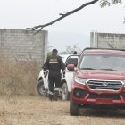 Personal de Policía acudió al lugar para hacer el levantamiento del cadáver.