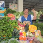 Su cordial trato, productos frescos y las oraciones que se ‘pega’ a diario hacen que cada día tenga nuevos clientes.