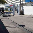 El hombre fue llevada a una casa de salud.