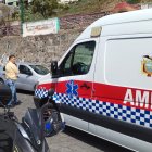 Los policías acudieron hasta la vivienda para realizar las investigaciones sobre el asesinato a una mujer.