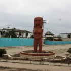 VISTA DEL PARQUE CON EL MONUMENTO DE LA VENUS DE VALDIVIA |