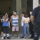 Familiares de personas  que se encontraban en la discoteca llegaron al sitio conmovidos por la noticia.