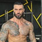César Vega, exparticipante de Calle 7, ingresó al reality del canal cel cerro.