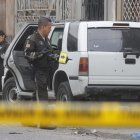 Personal policial llegó al lugar a recabar indicios del crimen.