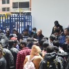 Guardias de seguridad se tomaron la Estación de El Recreo para exigir el pago de sus sueldos.