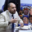 El consejero Guarderas mostró y analizó el video en el que aparece Muñoz supuestamente haciendo campaña política.