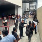 Cientos de personas llegaron en busca de empleo.