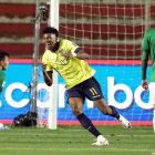 Kevin Rodríguez de Ecuador celebra su gol Bolivia.