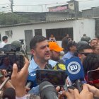 El alcalde de Guayaquil dio breves declaraciones a la prensa.