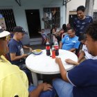 Comiendo entre panas: Wellington de la A, Daniel Cartagena, Álex Bohórquez, Juan Bedoya, Jonathan López  y Byron de la A.