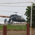 En Olón esperan los seguidores de Noboa.