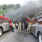 El jefe del Cuerpo de Bomberos pide que la gente los deje trabajar, pues en ocasiones les han impedido apagar incendios en viviendas.
