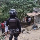 Los ciudadanos fueron asesinados en un populoso barrio de La Libertad.