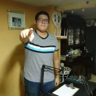 Ángel Oliveyra uno de los narradores del reality Lengua y Bola.