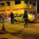 Dos sujetos en motocicleta habrían asesinado al conductor informal.