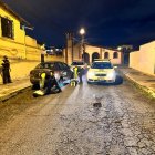 Los sujetos fueron detenidos mientras manejaban los carros robados.