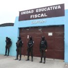 En un colegio de Durán hubo heridos de bala.